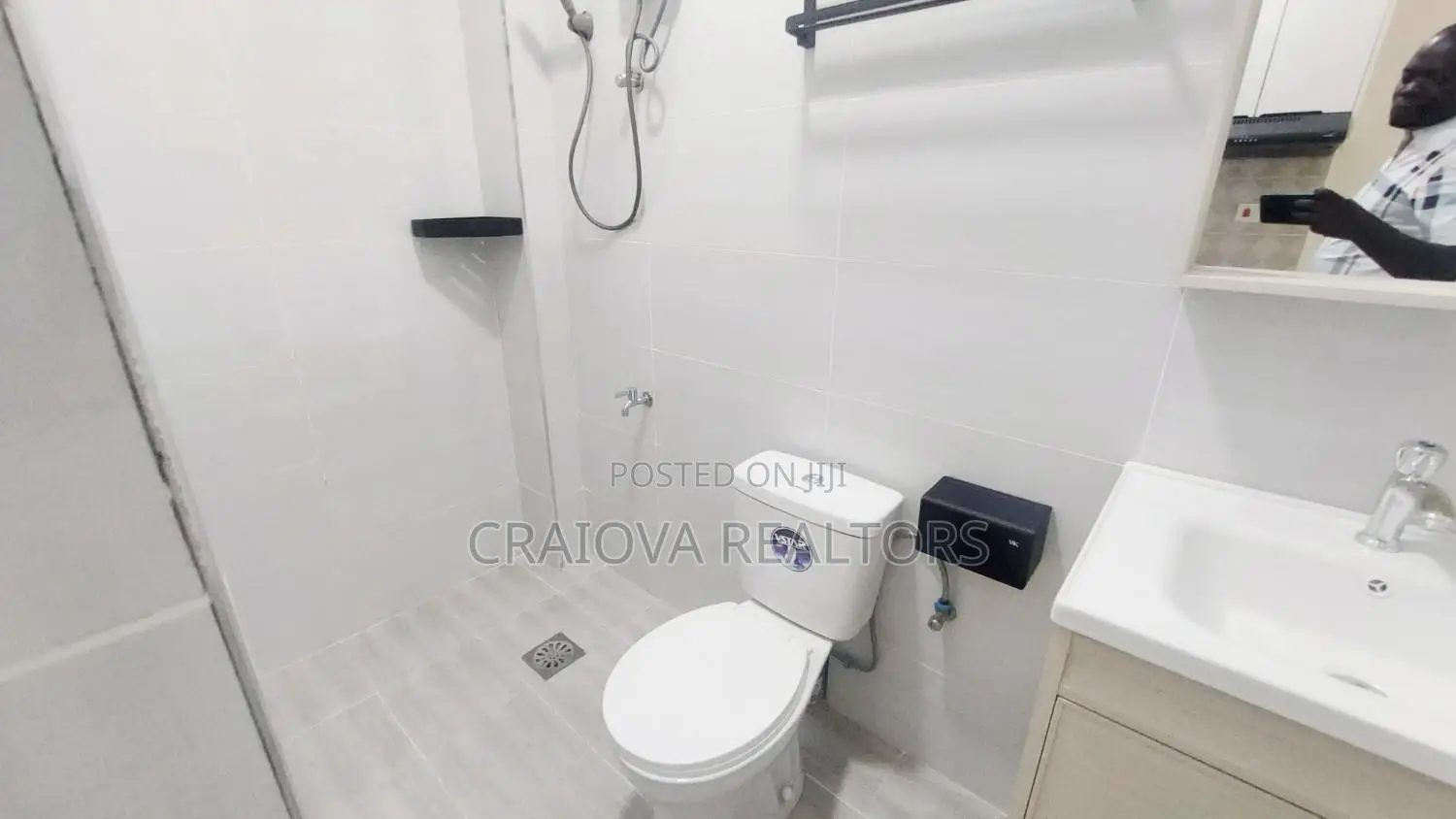 Furnished Studio Apartment in Gate B for sale in Gate B