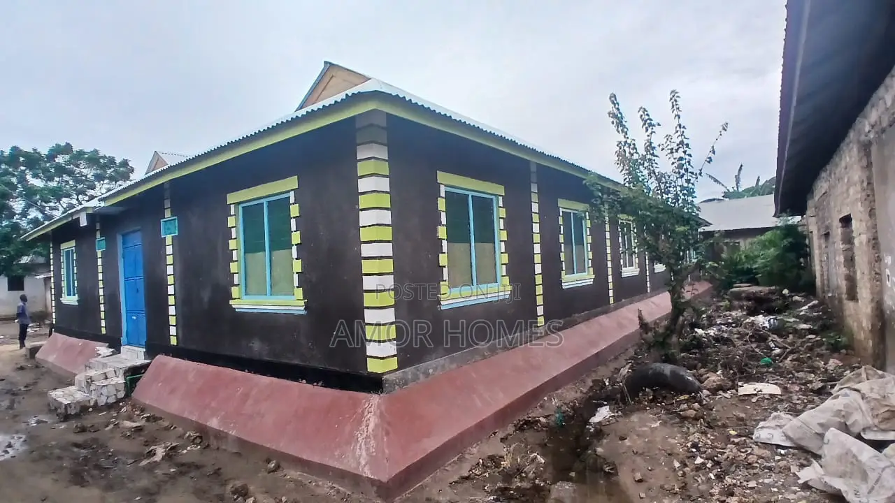 12bdrm House in Kadongo, Mshomoroni for sale in Mshomoroni