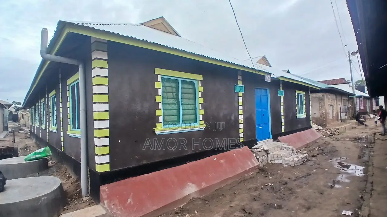 12bdrm House in Kadongo, Mshomoroni for sale in Mshomoroni