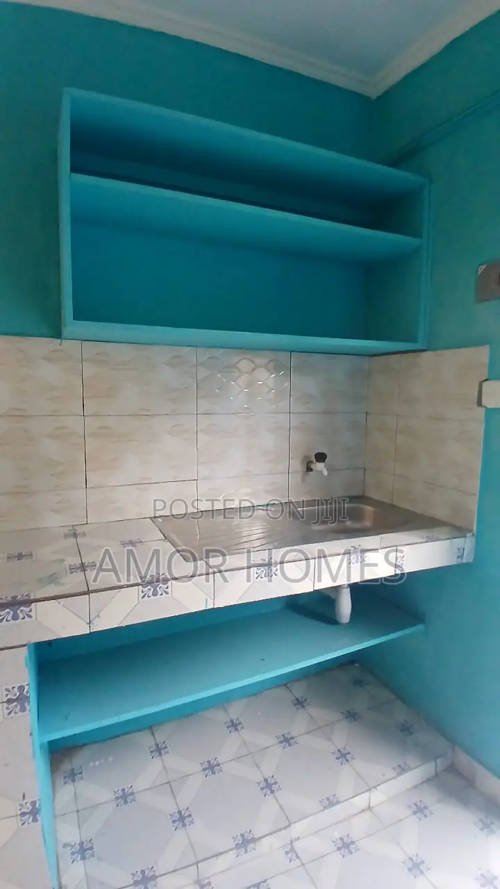12bdrm House in Kadongo, Mshomoroni for sale in Mshomoroni