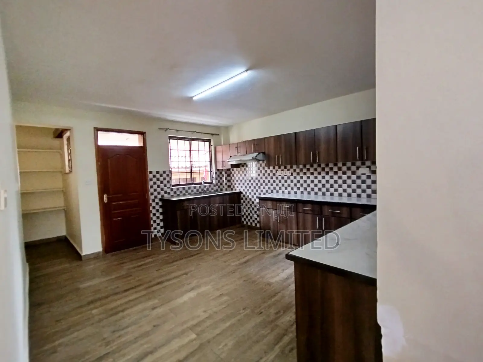 3bdrm Apartment in Raphta Road Area for sale in Raphta Road Area