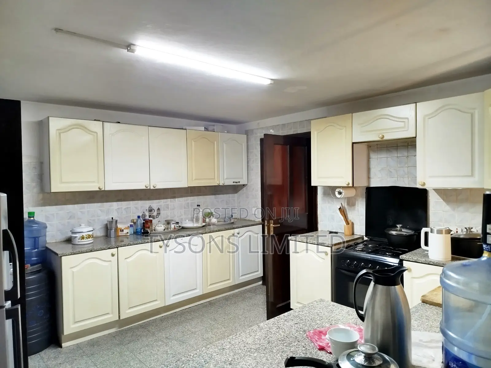 3bdrm Apartment in Westlands, Raphta Road Area for sale in Raphta Road Area