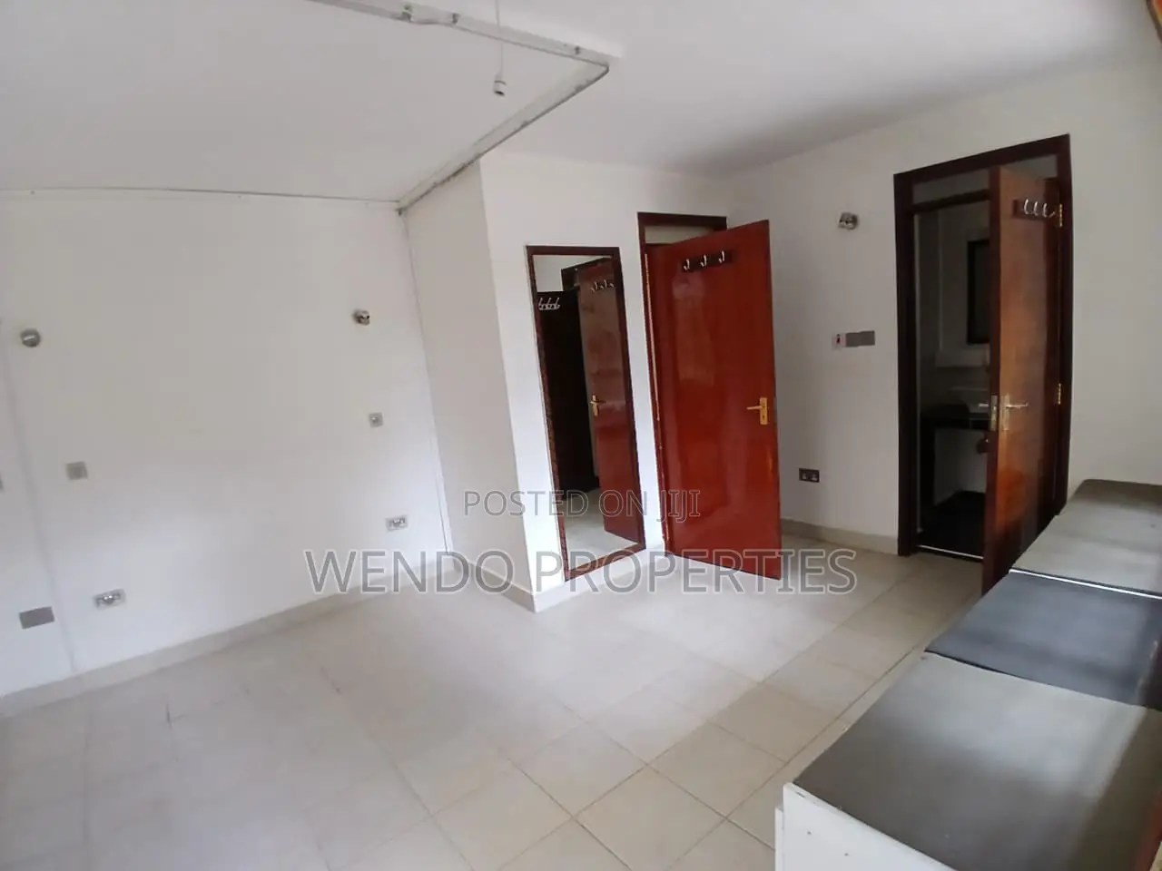 2bdrm Duplex in Karen C for rent in Karen C