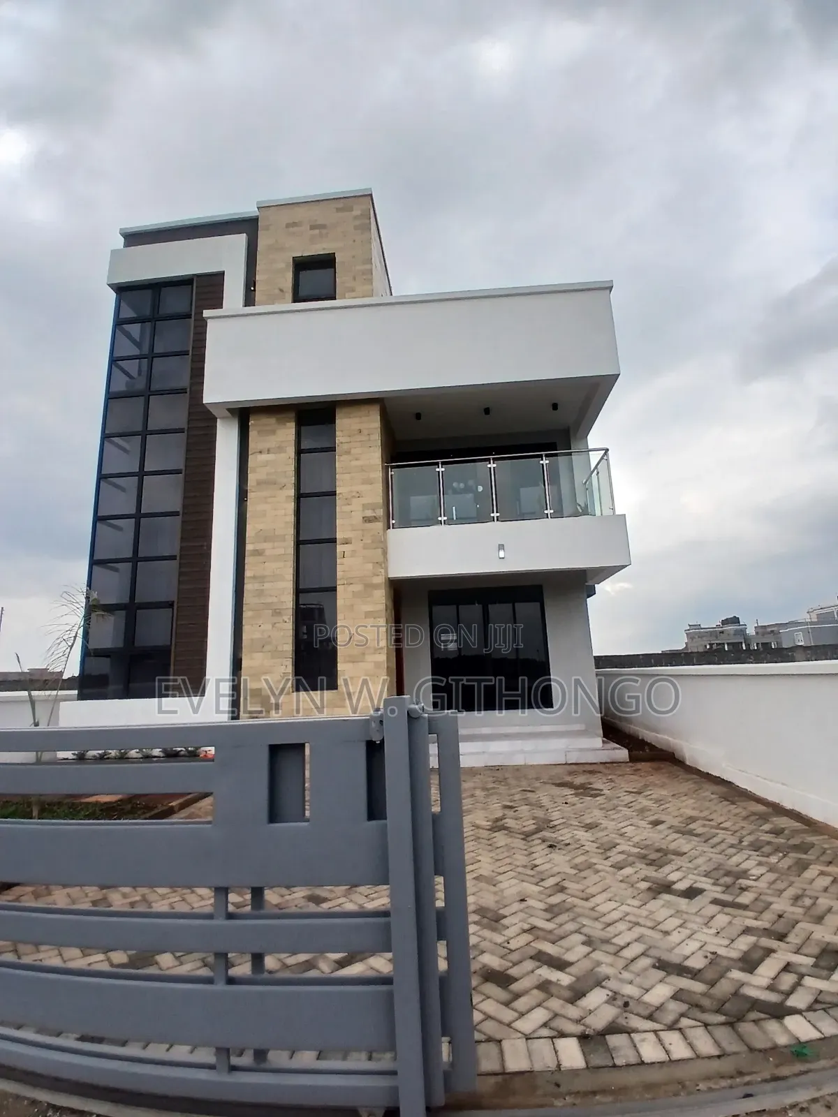 5bdrm Maisonette in Kamakis for sale in Kamakis