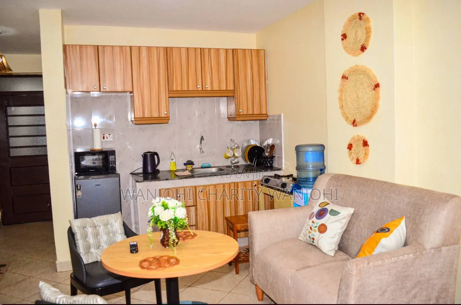 Hideaway Comfort Studio Airbnb in South B in South B