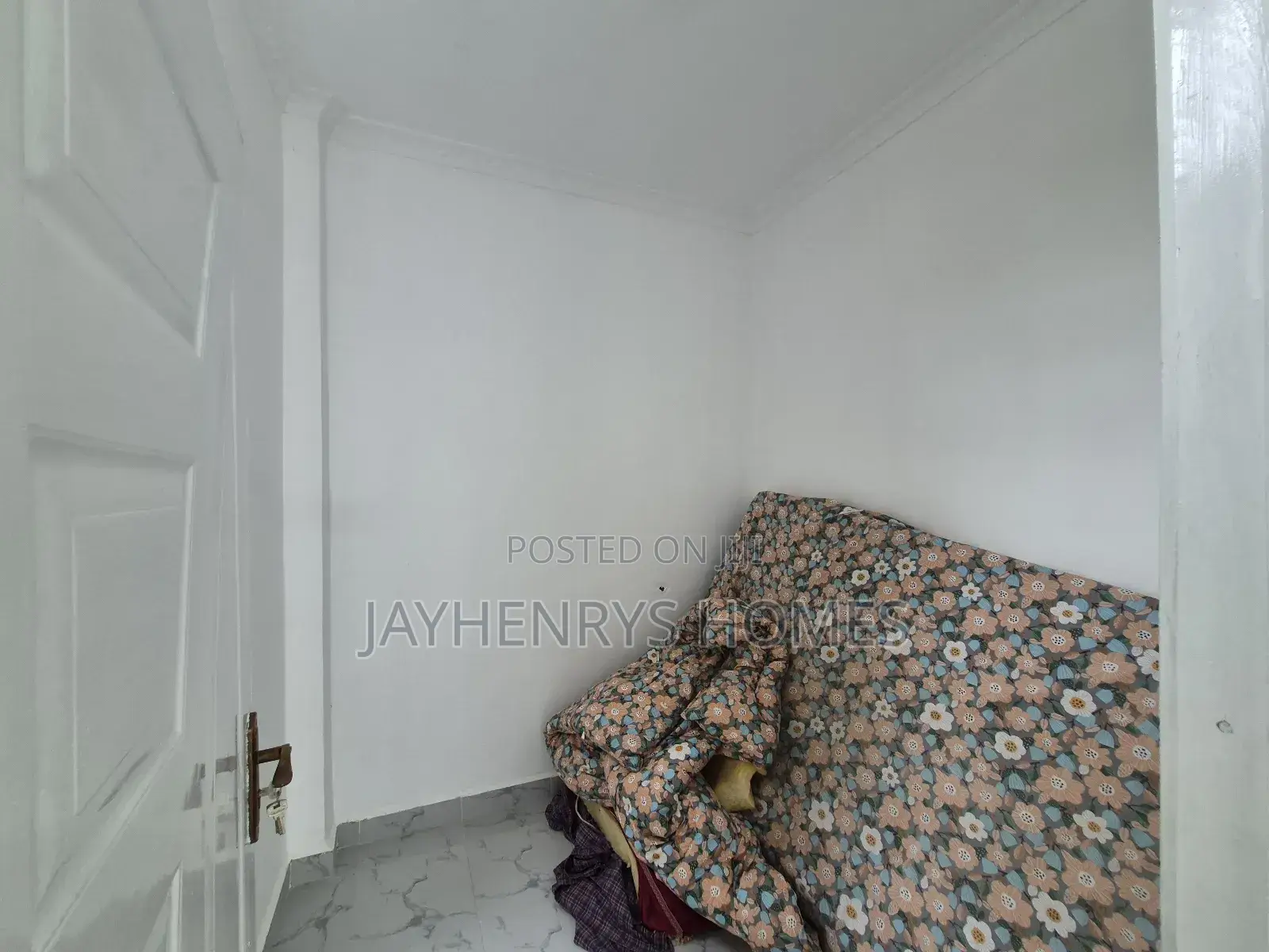 4bdrm Maisonette in Membley Estate for sale in Membley Estate