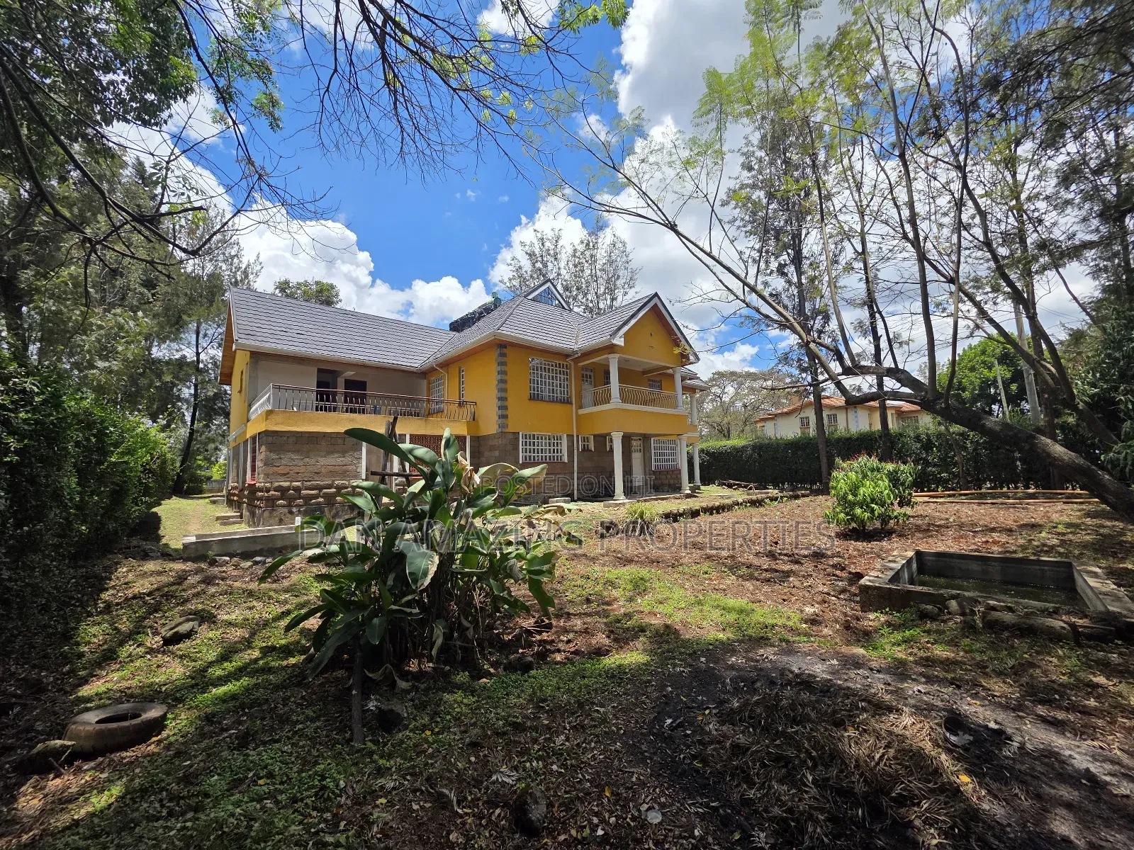 5bdrm Maisonette in Thome On 1/2 Acre for sale in Thome