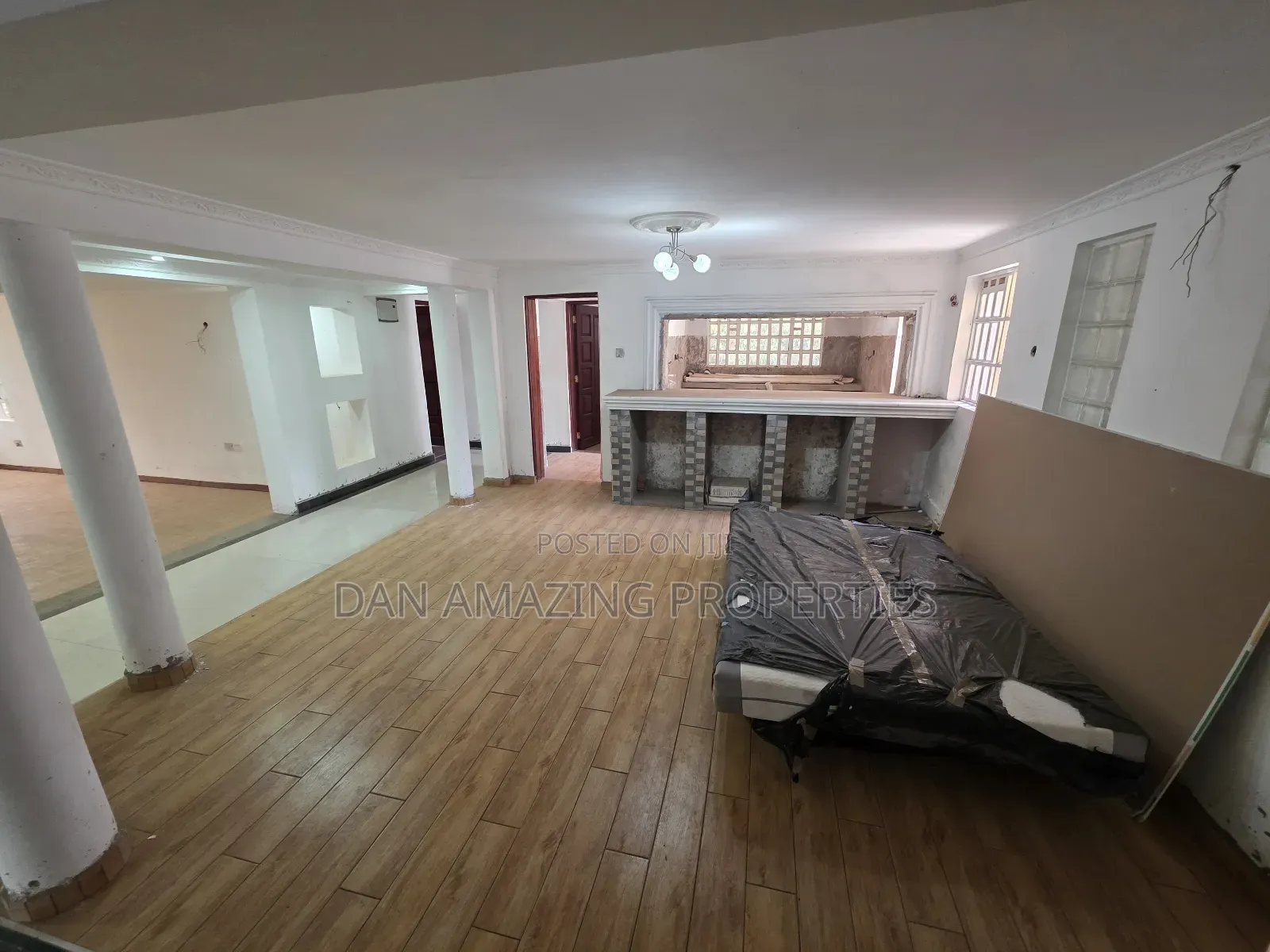 5bdrm Maisonette in Thome On 1/2 Acre for sale in Thome