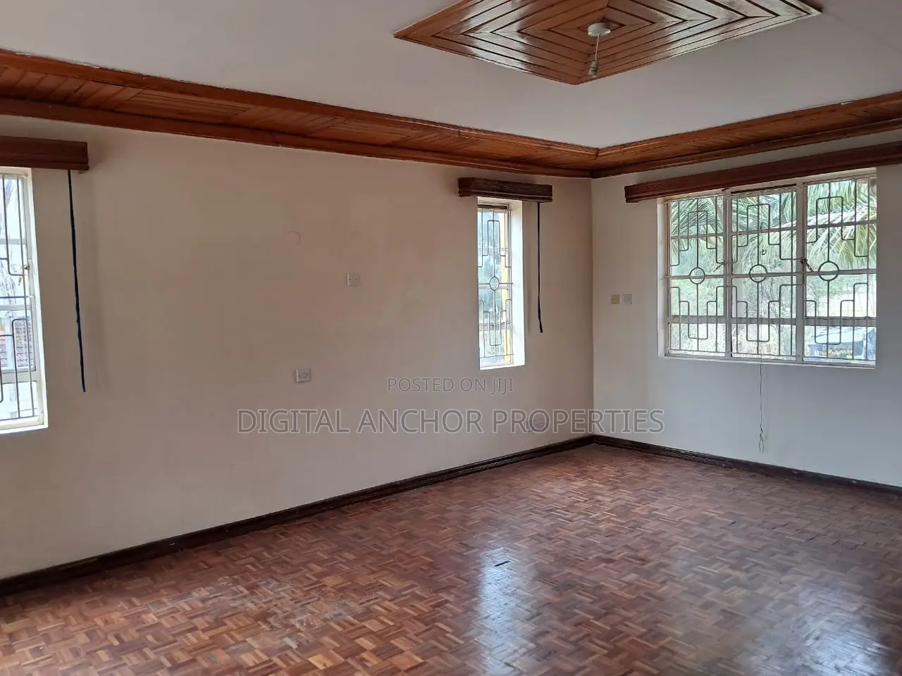 Office / Restuarant Rent Space Availble in Karen