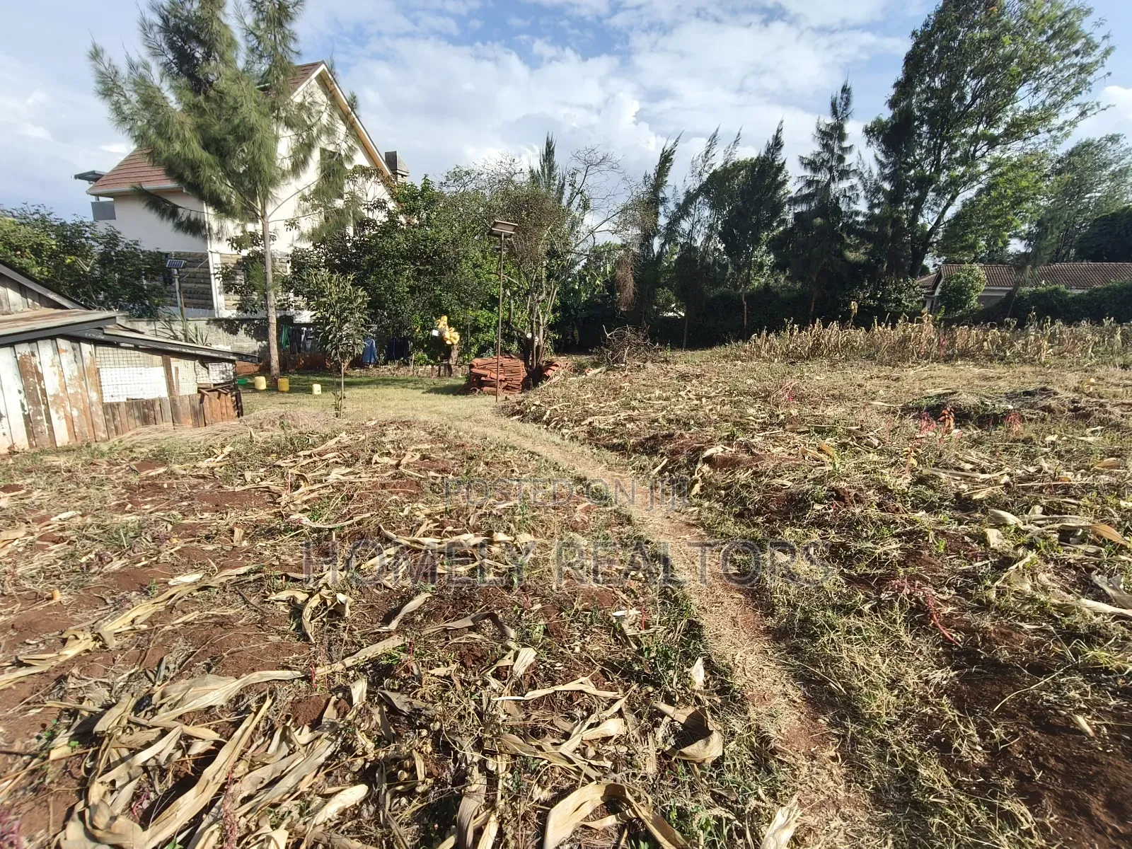 Large Eighth (65*100) Acre Red Soil Plot for Sale in Kerarapon Drive in Kerarapon