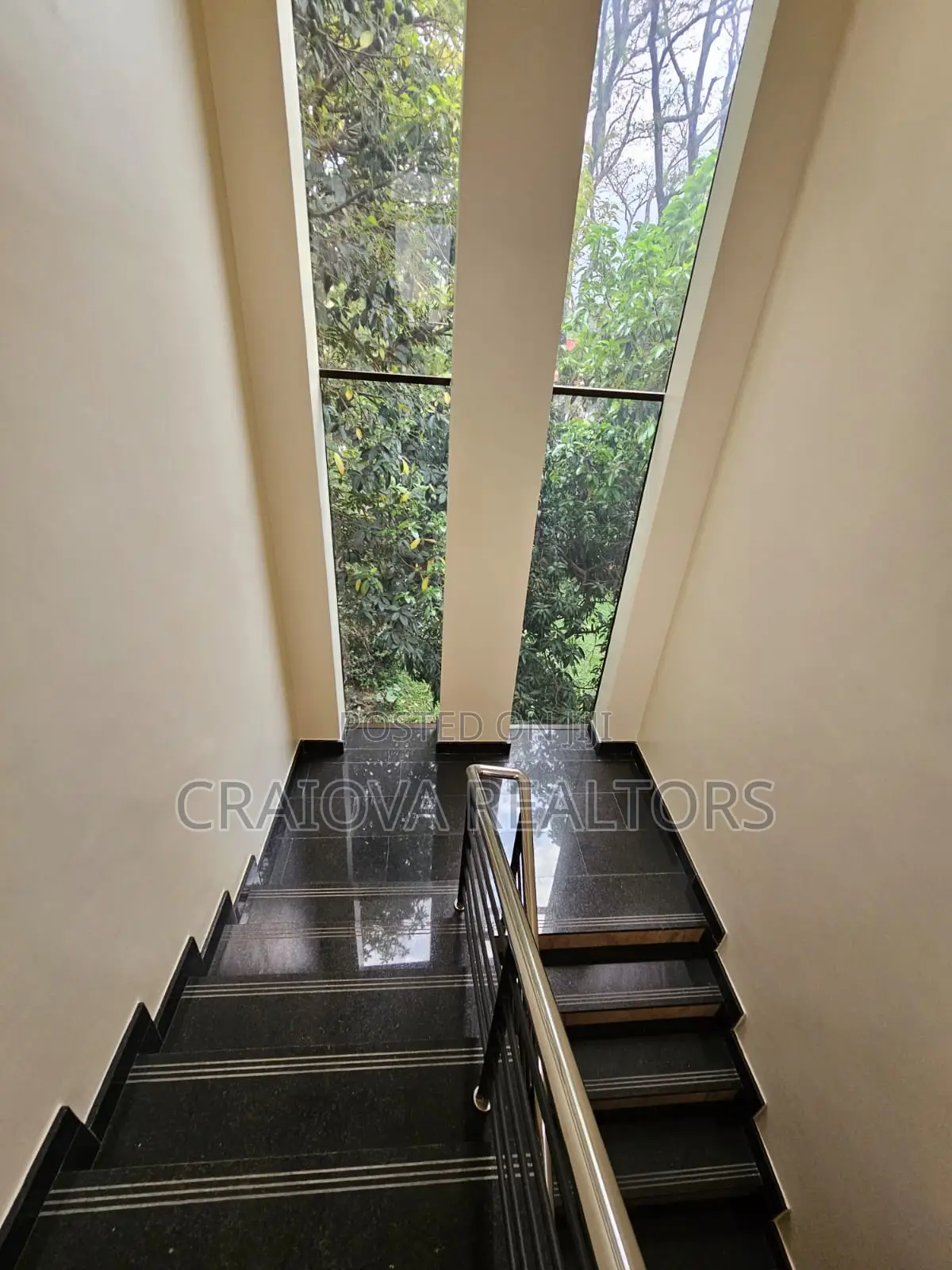 5bdrm Villa in Lavington for sale in Lavington
