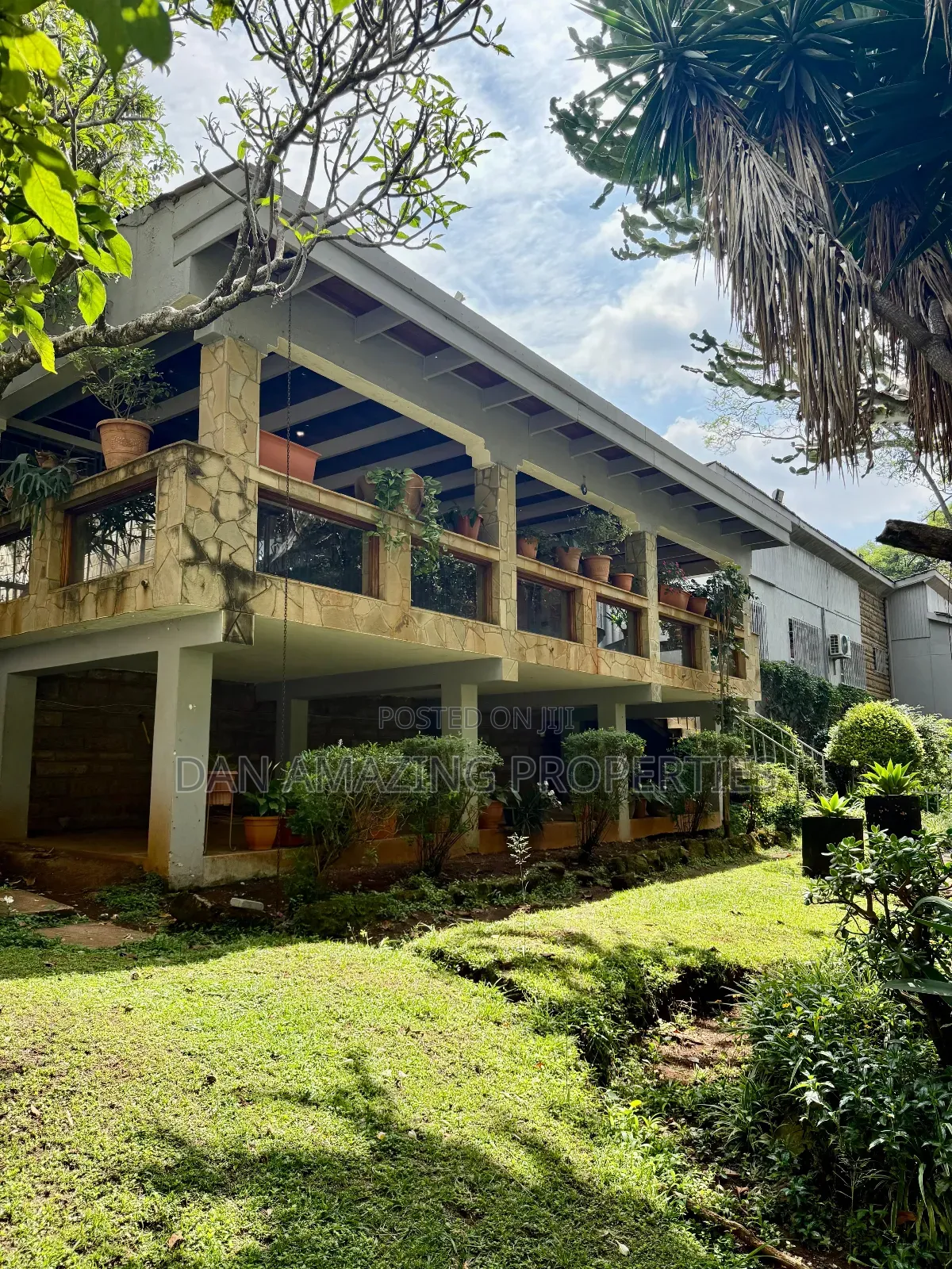 4bdrm Mansion in Old Muthaiga Plus for sale in Muthaiga