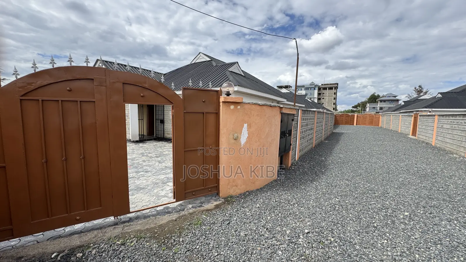 3bdrm Bungalow in Mwihoko Estate, Kasarani for sale in Kasarani