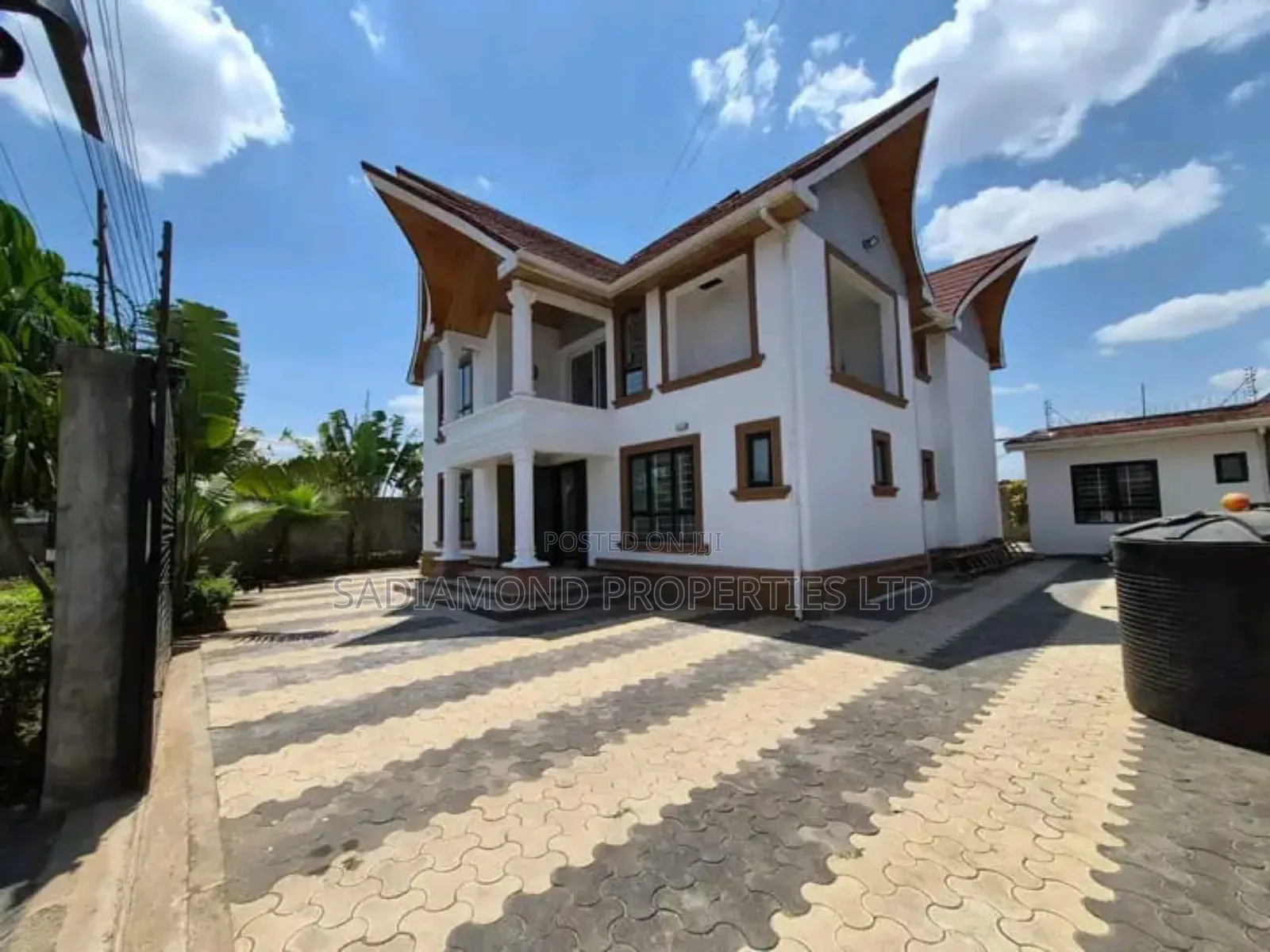 5bdrm House in Kamakis for sale in Kamakis