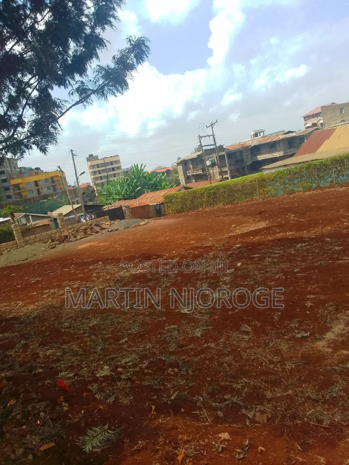1⁄4 Acre Plot Gitaru in Regen