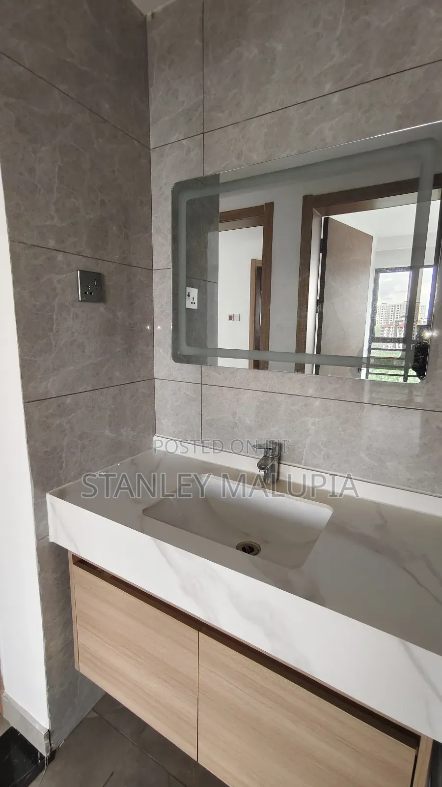 3bdrm Apartment in Riverside for rent in Riverside Drive
