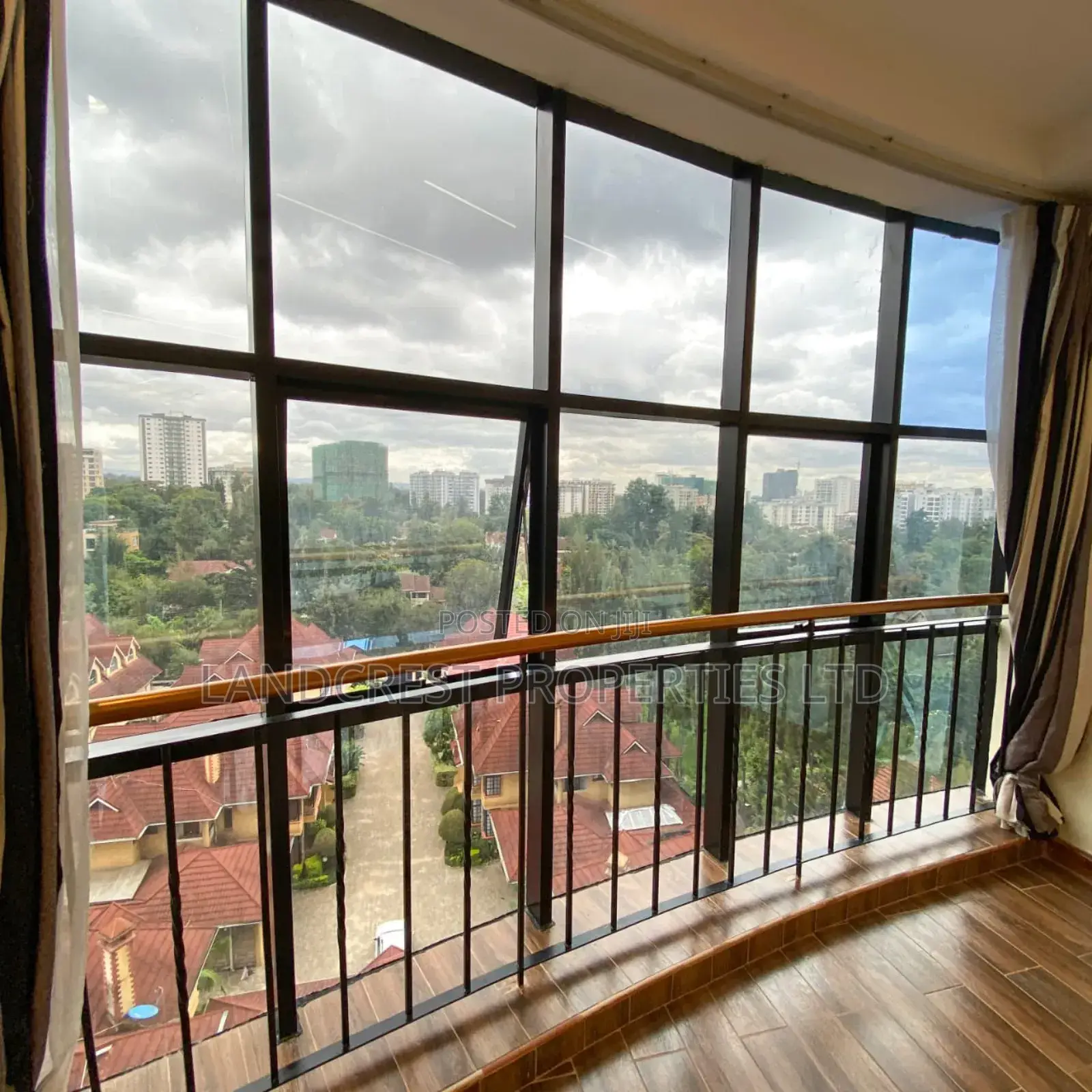 3bdrm Apartment in Lavington for sale in Lavington