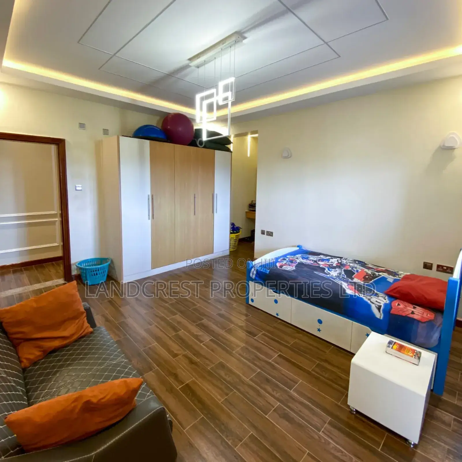 3bdrm Apartment in Lavington for sale in Lavington