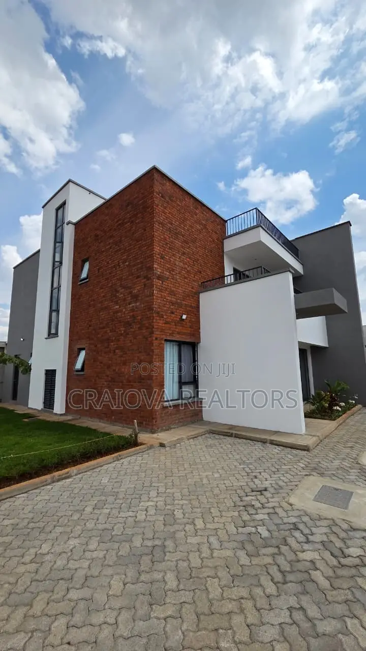 4bdrm Townhouse/Terrace in Langata for sale in Langata