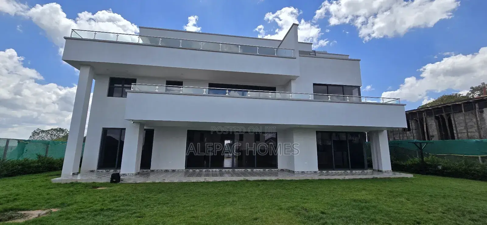 4bdrm Maisonette in Northern Bypass, Membley Estate for sale in Membley Estate