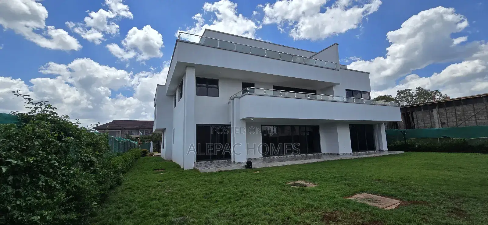 4bdrm Maisonette in Northern Bypass, Membley Estate for sale in Membley Estate