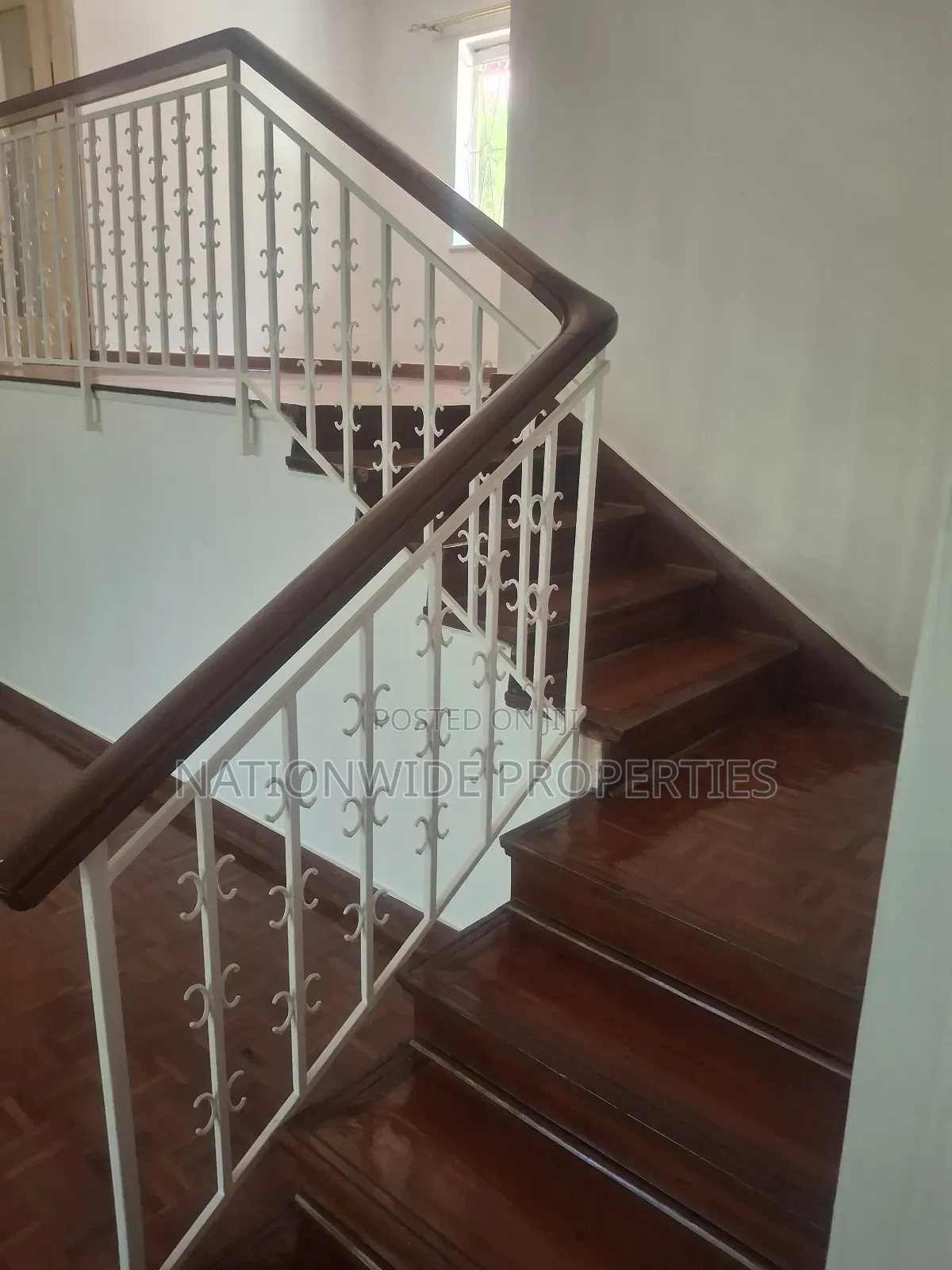 4 Bedroom Bungalow 1/2 Acre in Lavington in Valley Arcade