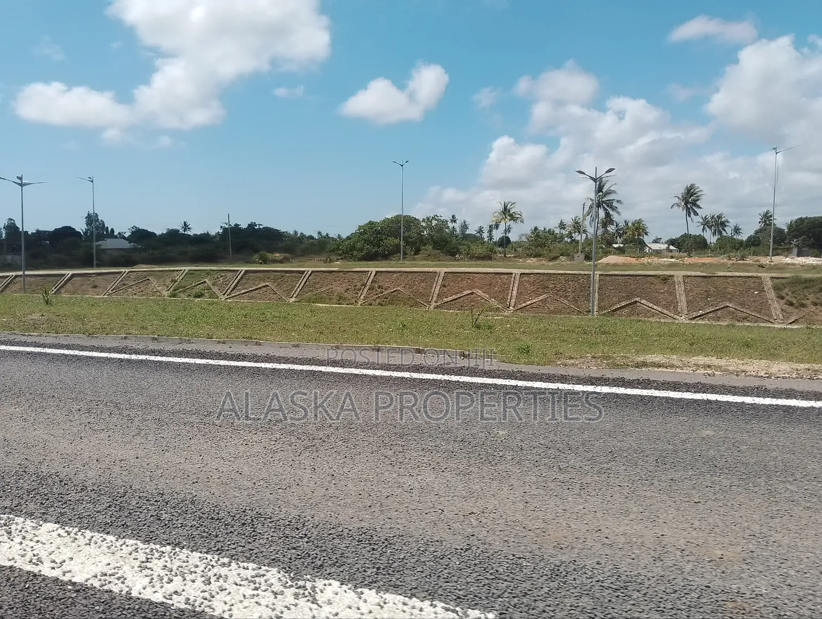 1/8 Prime Commercial Plot for Sale at Dongo Kundu Bypass in Likoni