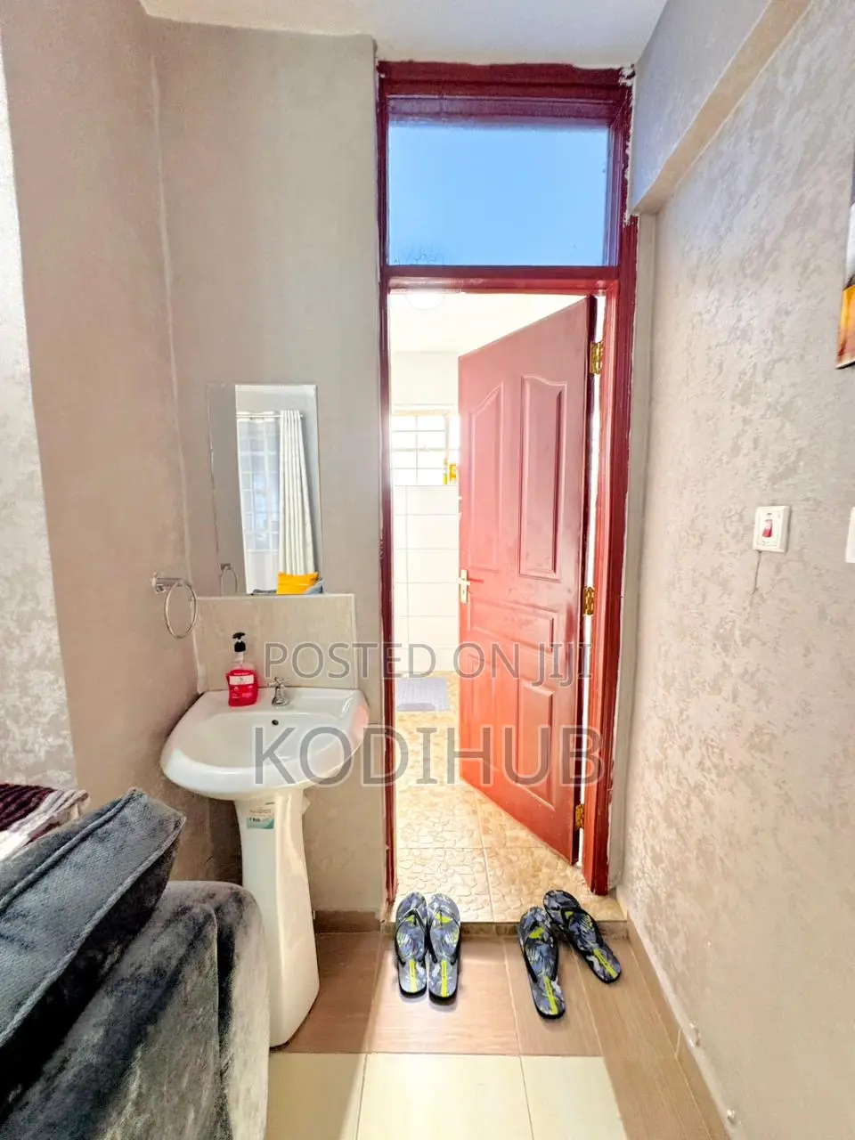 Modern Bright 1 Bedroom • Garden Estate. Whitehouse in Thome