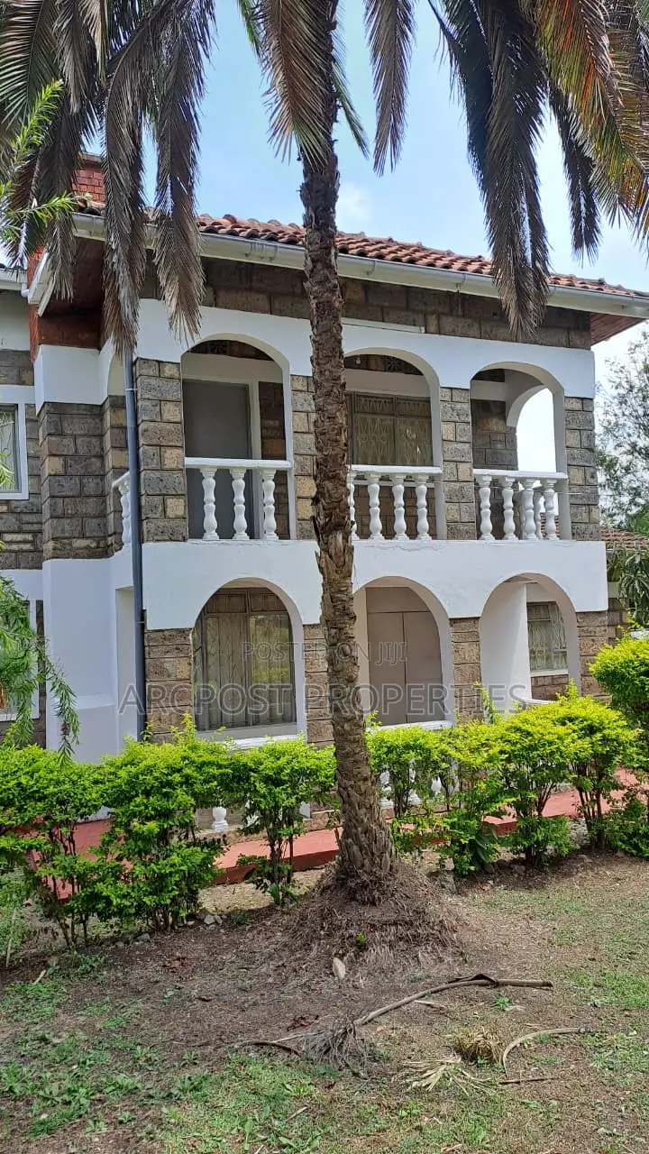 5bdrm Villa in Kerarapon for sale in Kerarapon