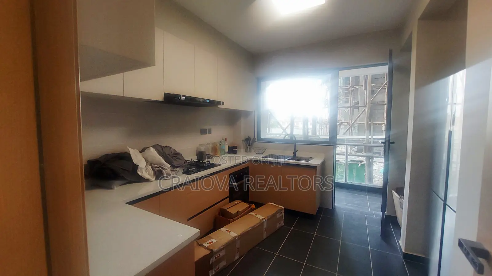 4bdrm Apartment in Gateway Mall Area for sale in Gateway Mall Area