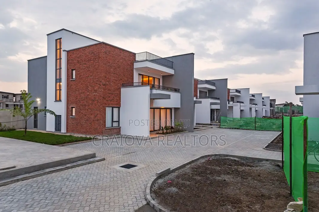 4bdrm Townhouse/Terrace in Langata for sale in Langata