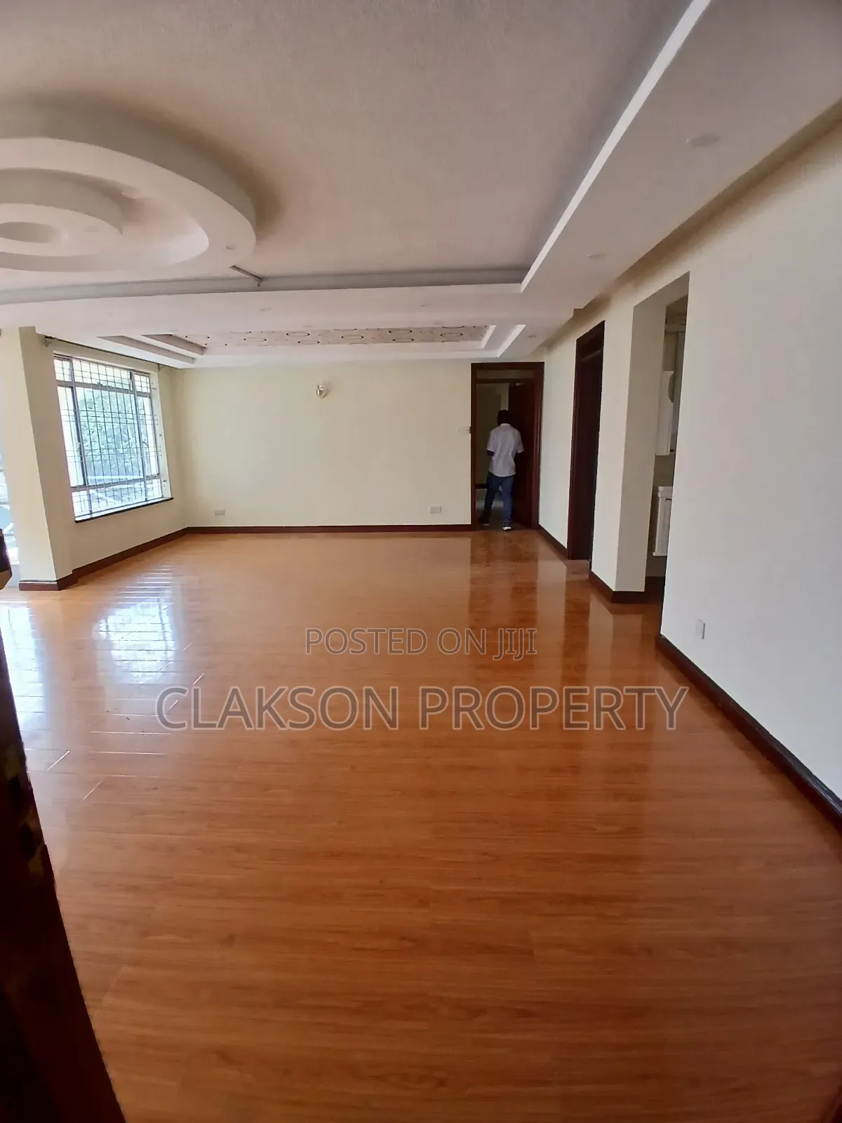 4bdrm Apartment in Riverside for rent in Riverside Drive