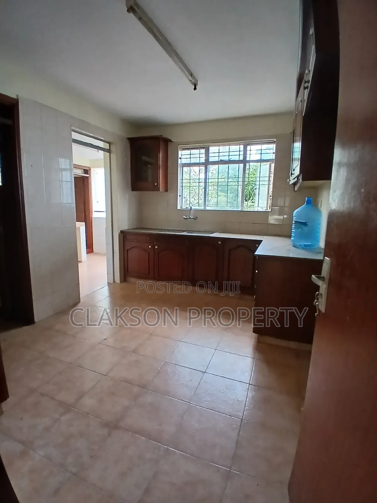 4bdrm Apartment in Riverside for rent in Riverside Drive