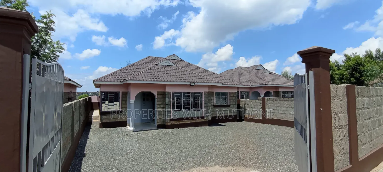 4bdrm Bungalow in Maragara Road, Kibiku for sale in Kibiku
