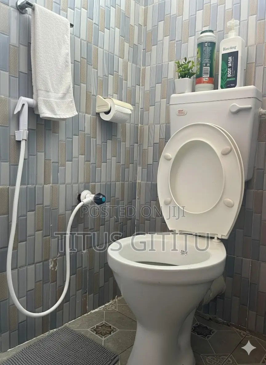 Spacious Studio Airbnb Mombasa Cbd| Near Beach Ksg, With Ac in Haile Selassie Rd