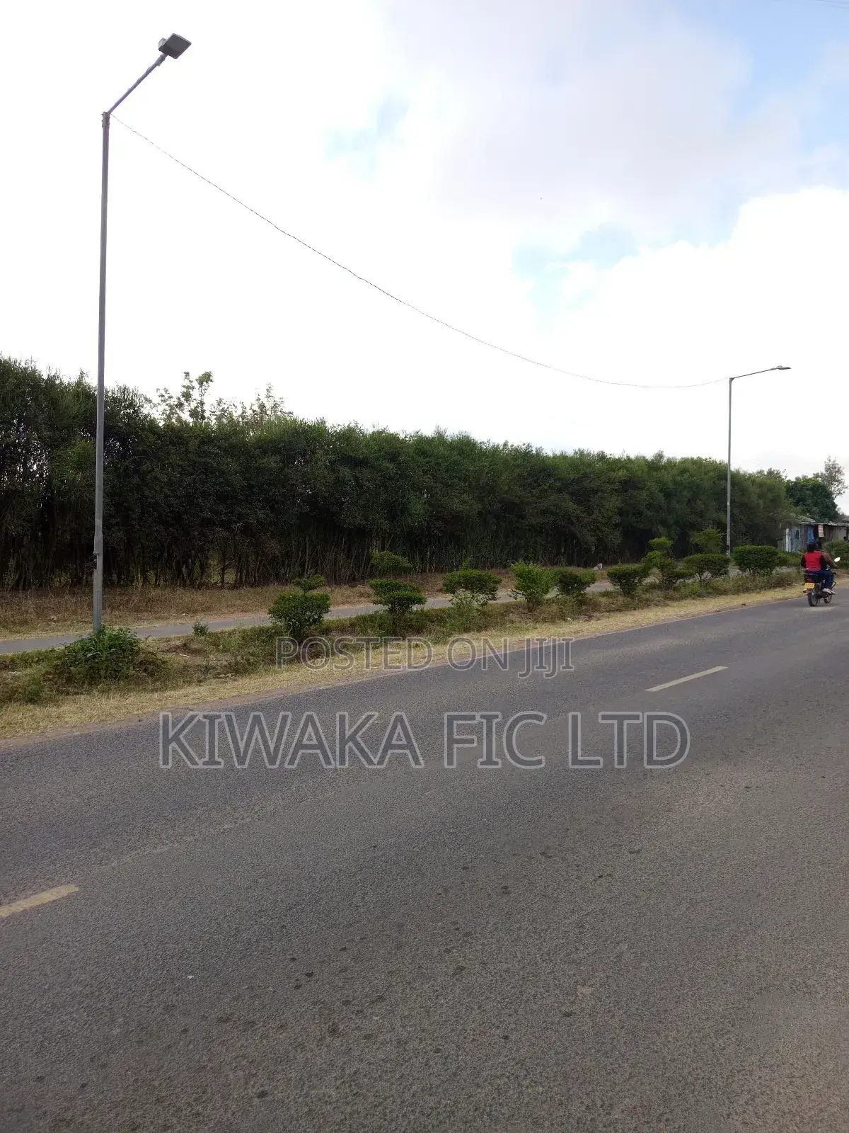 80×200 Plot Fronting Tarmack in Ruai in Ruai