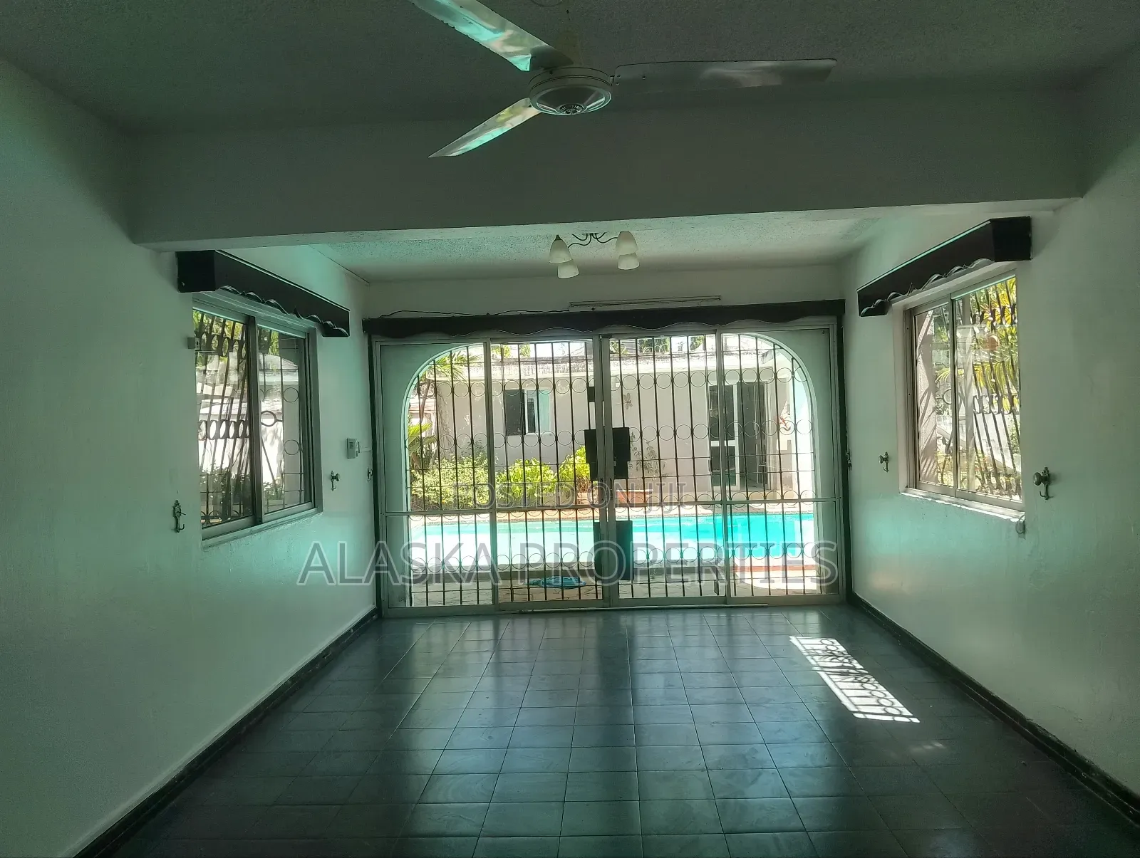 5bdrm Mansion in Nyali Estate for sale in Nyali