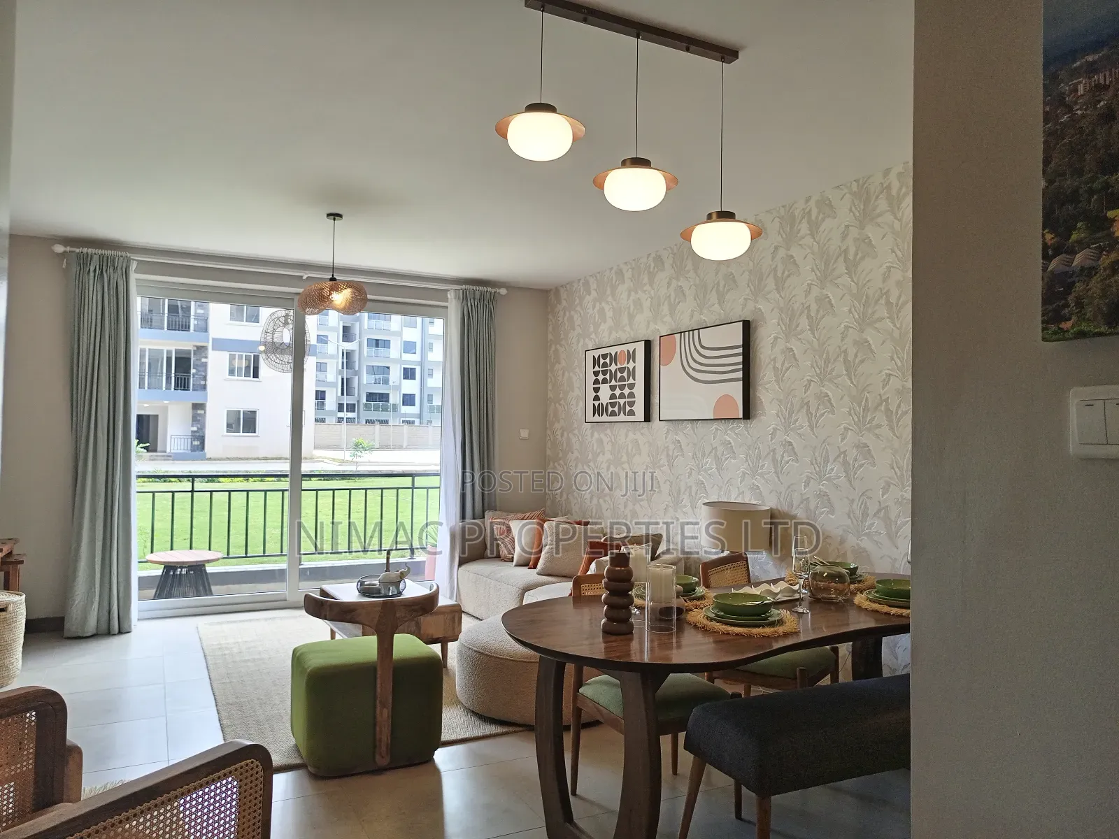 3bdrm Block of Flats in Sunpark Residence, Gateway Mall Area for sale in Gateway Mall Area