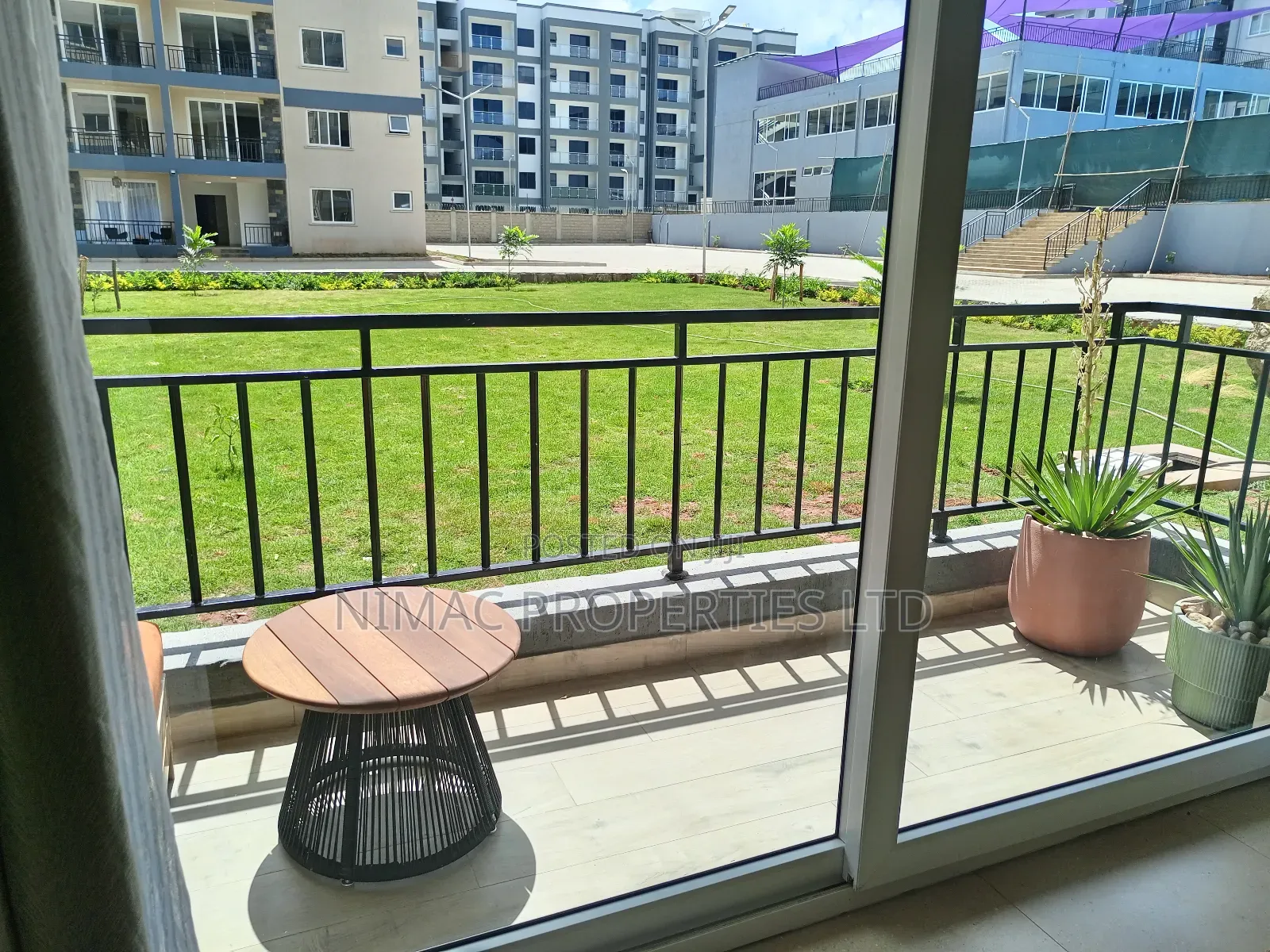 3bdrm Block of Flats in Sunpark Residence, Gateway Mall Area for sale in Gateway Mall Area