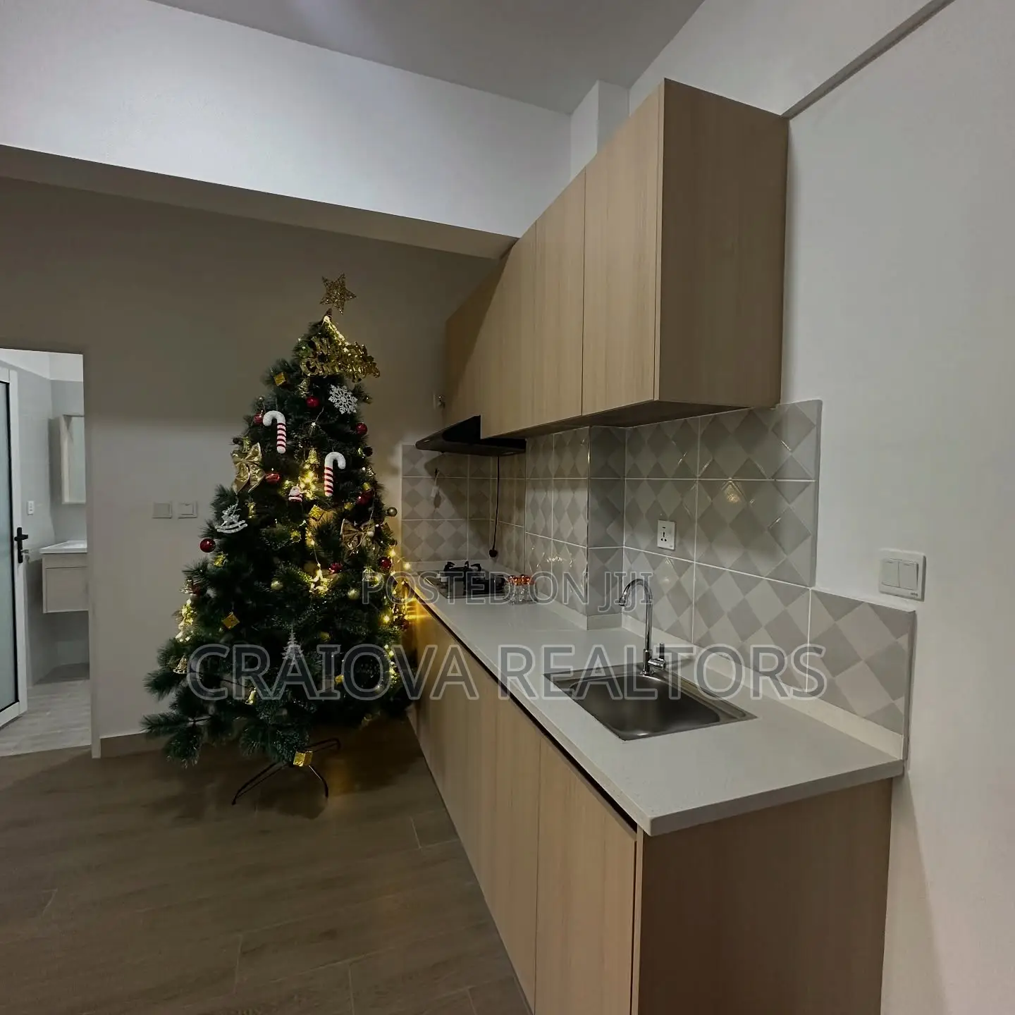 Furnished Studio Apartment in Gate B for sale in Gate B