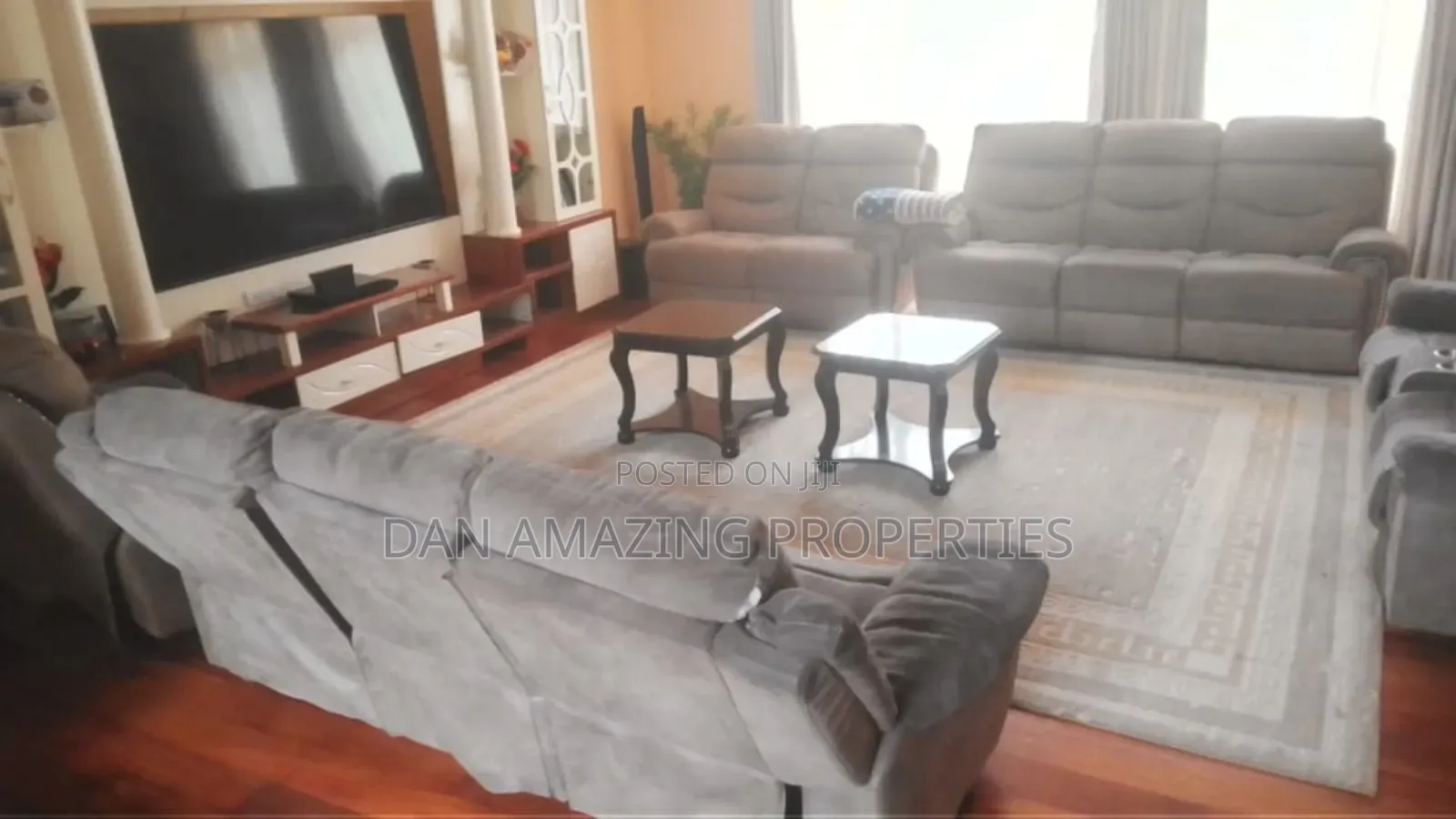 9bdrm Maisonette in Kerarapon Dr On 1/4 for sale in Kerarapon