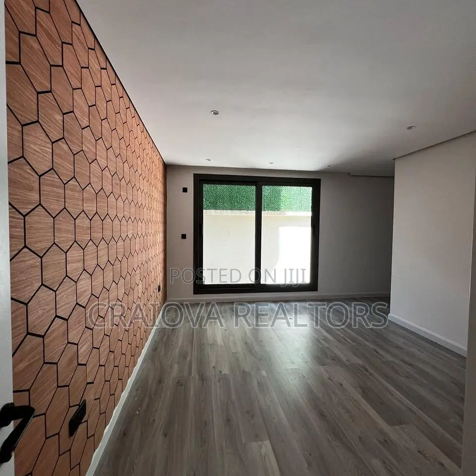 5bdrm Villa in Lavington for sale in Lavington