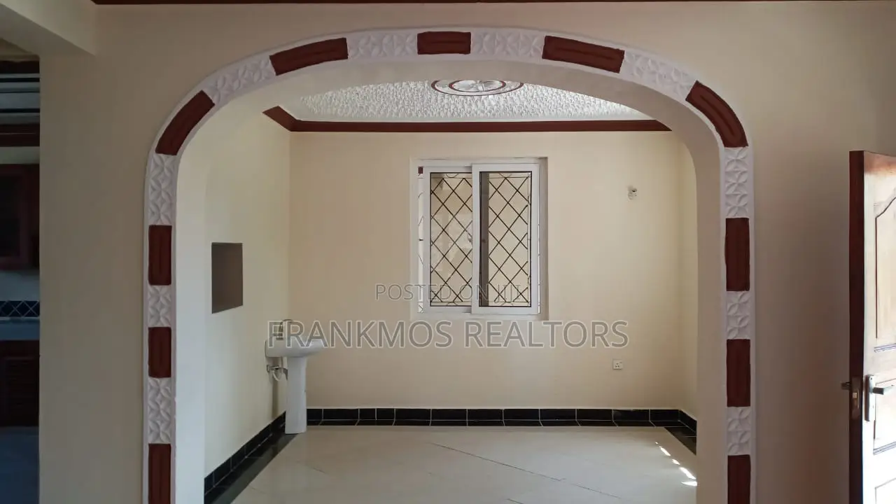 4bdrm Mansion in Afro-Estate, Utange for sale in Utange