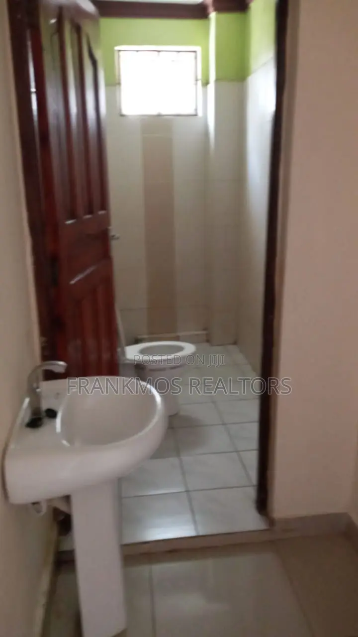 4bdrm Mansion in Afro-Estate, Utange for sale in Utange