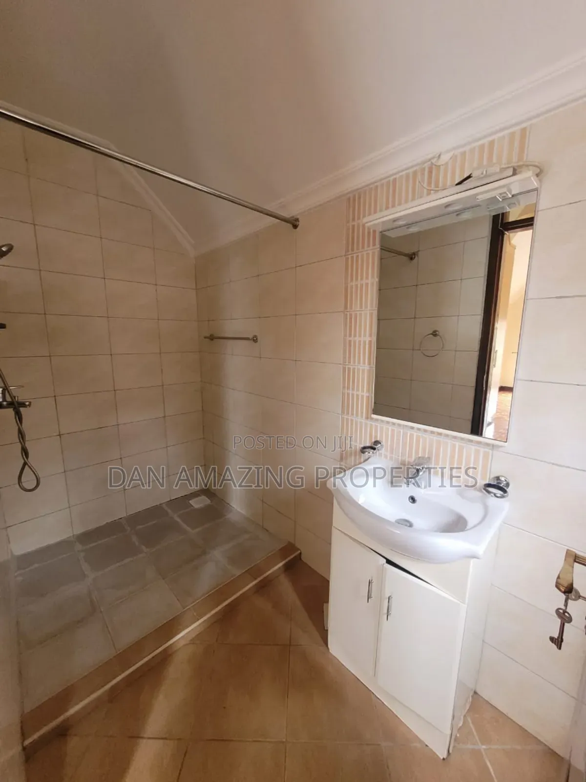 6bdrm Maisonette in Lavington Plus Dsq for rent in Lavington