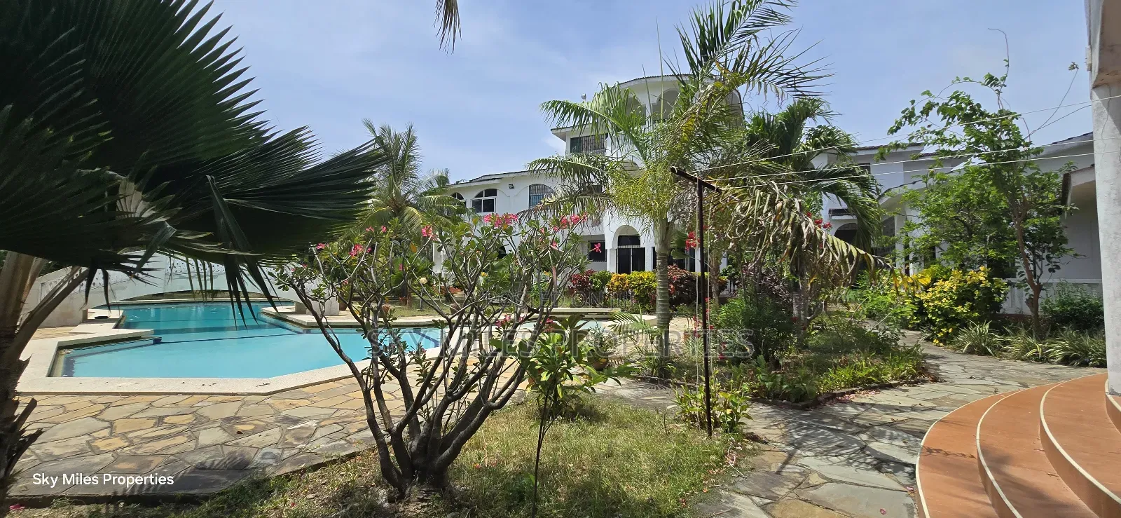 7bdrm Villa in Kilua, Shanzu for sale in Shanzu