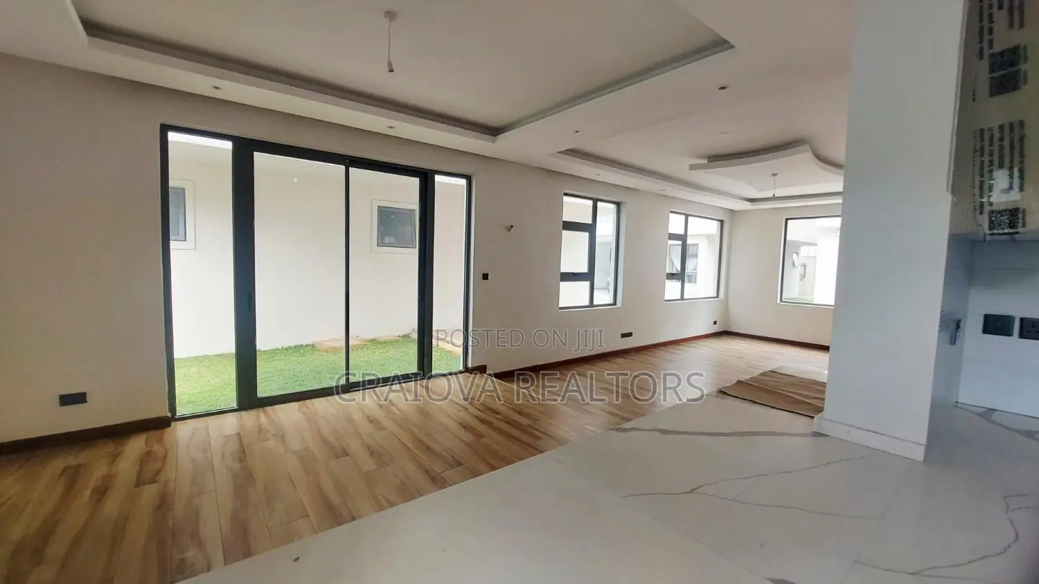 6bdrm Villa in Lavington for sale in Lavington