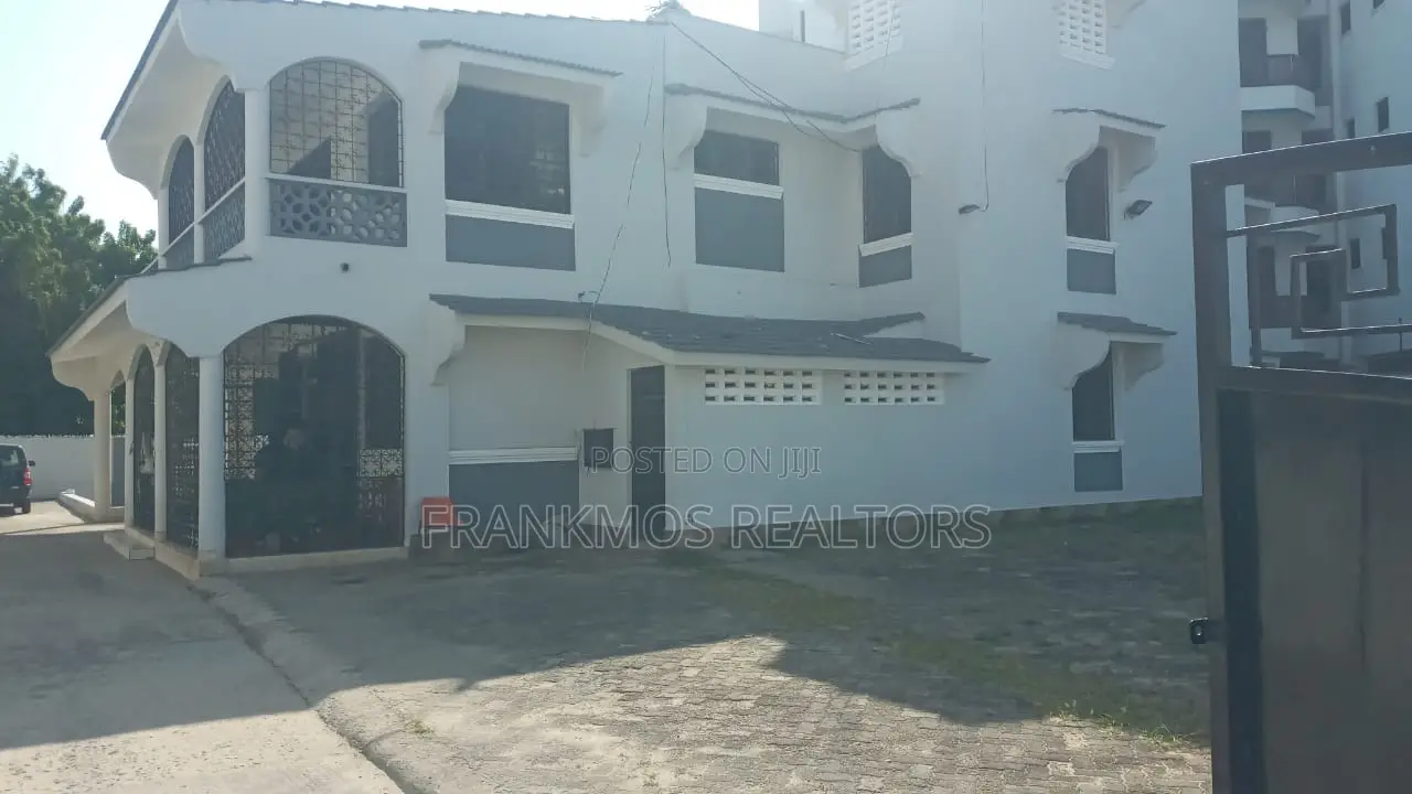 4bdrm Mansion in Kizingo for sale in Kizingo