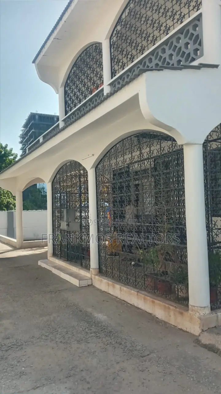 4bdrm Mansion in Kizingo for sale in Kizingo