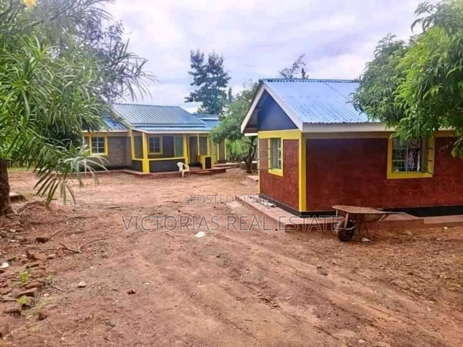 2 Bedroom Home,Separate Kitchen and 2 Other Single Room for Sale in Kivaa